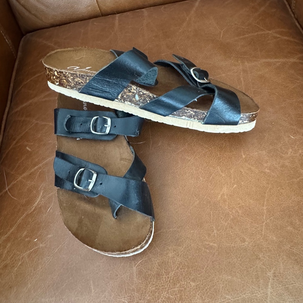 Beautiful Custom Made Sandals Black. New Size 7